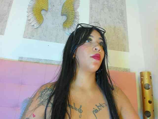zhamira21 webcam