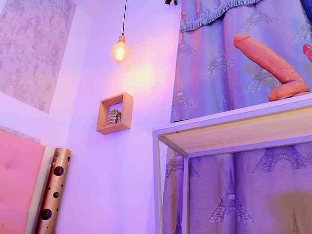 zhamira21 webcam
