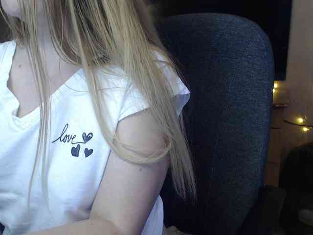 Camomila1211 Live Webcam on BongaCams