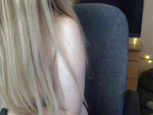 Camomila1211 Live Webcam on BongaCams