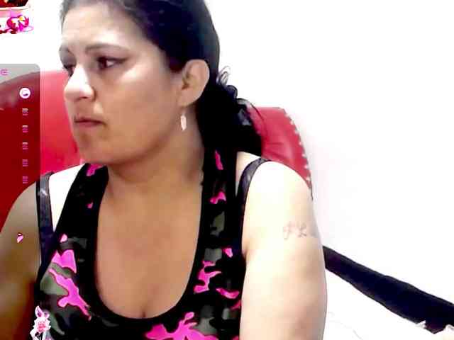 sexyjhoan81 webcam