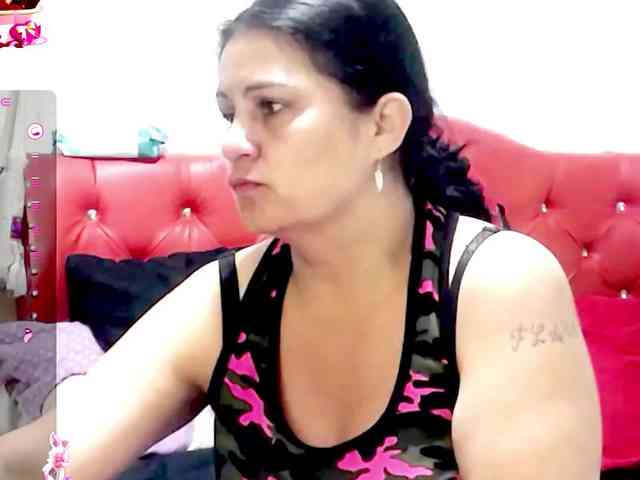 sexyjhoan81 webcam