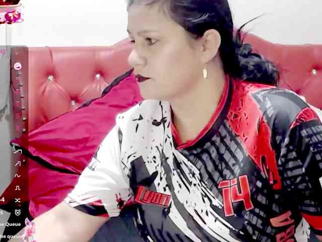 sexyjhoan81 webcam