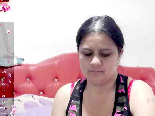 sexyjhoan81 webcam