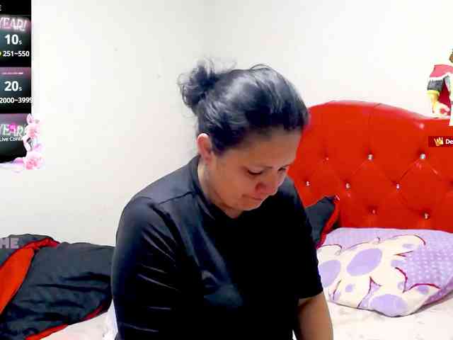 sexyjhoan81 webcam