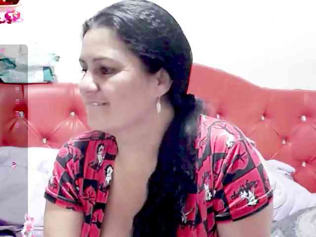 sexyjhoan81 webcam