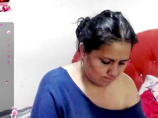 sexyjhoan81 webcam