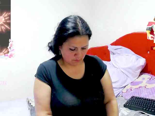 sexyjhoan81 webcam
