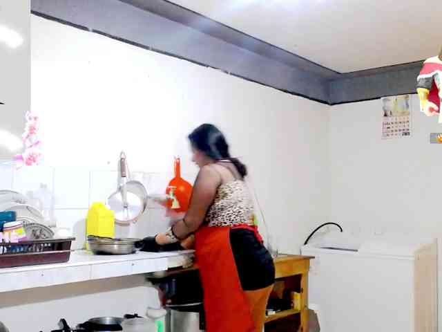 sexyjhoan81 webcam