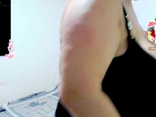sexyjhoan81 webcam