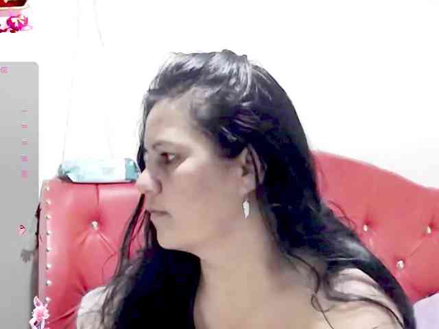 sexyjhoan81 webcam