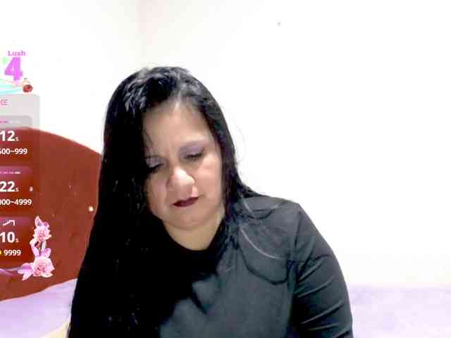 sexyjhoan81 webcam
