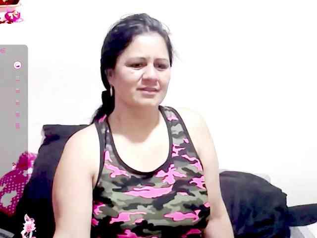 sexyjhoan81 webcam