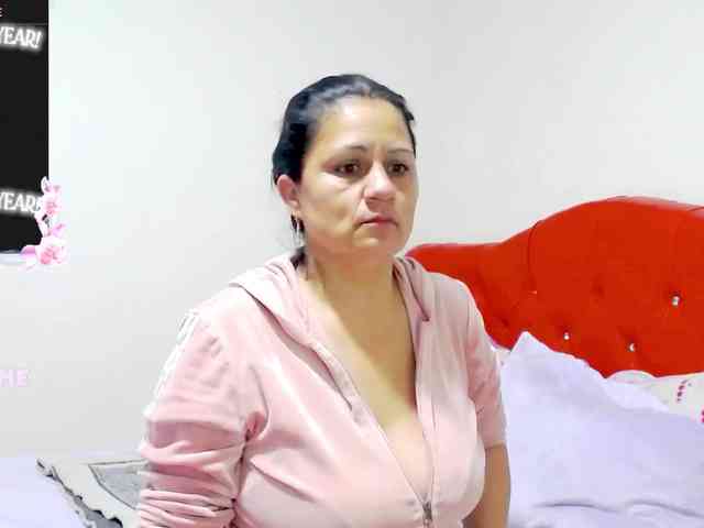 sexyjhoan81 webcam