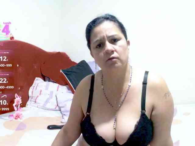 sexyjhoan81 webcam