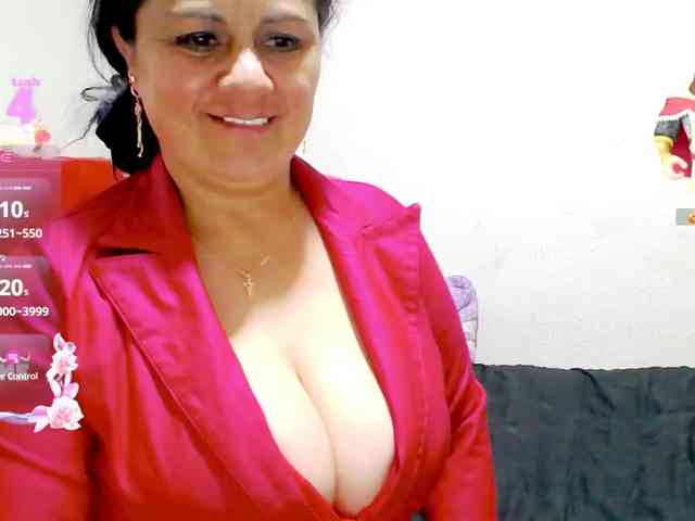 sexyjhoan81 webcam