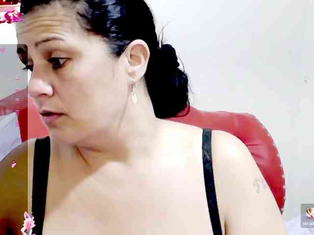 sexyjhoan81 webcam