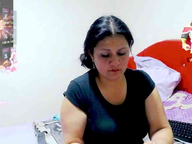 sexyjhoan81 webcam