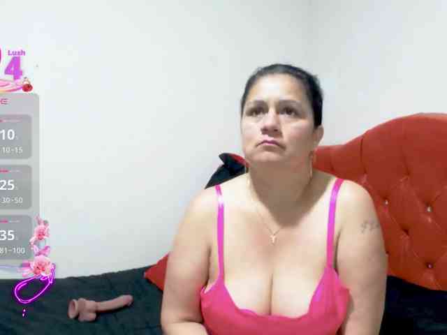 sexyjhoan81 webcam