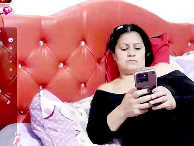 sexyjhoan81 webcam