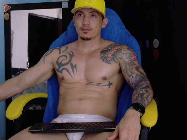 Alex-motta Live Webcam on BongaCams