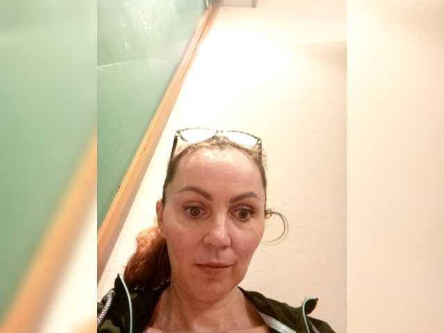 TessBertie's BongaCams show and profile