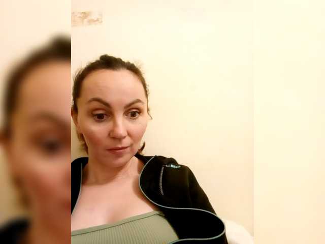 TessBertie's BongaCams show and profile