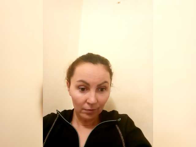 TessBertie's BongaCams show and profile