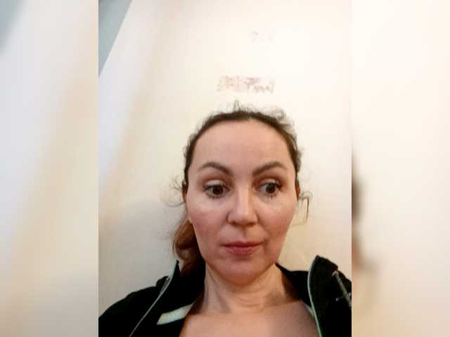 TessBertie's BongaCams show and profile