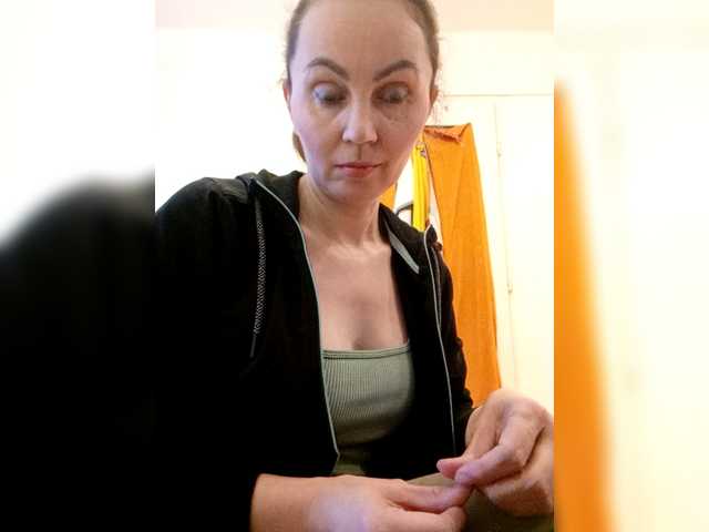 TessBertie's BongaCams show and profile