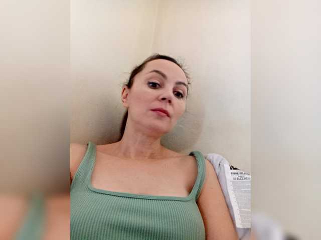 TessBertie's BongaCams show and profile