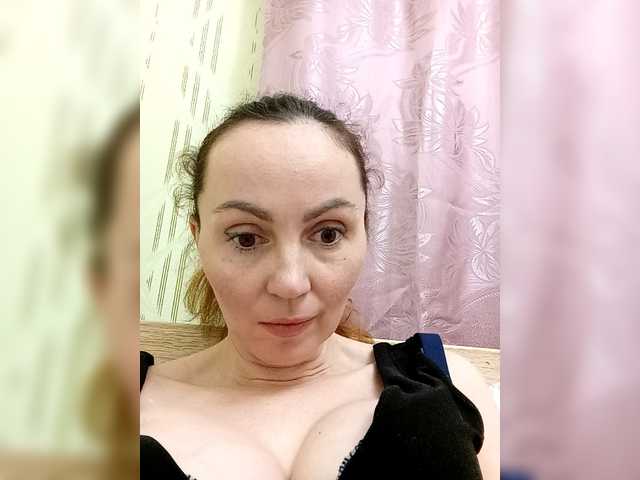 TessBertie's BongaCams show and profile