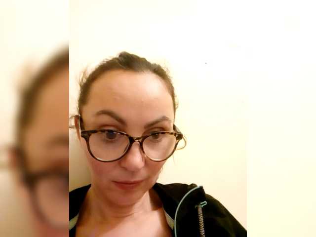 TessBertie's BongaCams show and profile