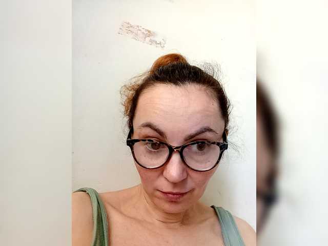 TessBertie's BongaCams show and profile