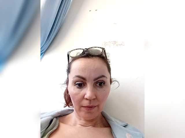 TessBertie's BongaCams show and profile