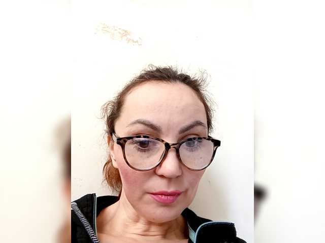 TessBertie's BongaCams show and profile