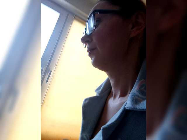 TessBertie's BongaCams show and profile