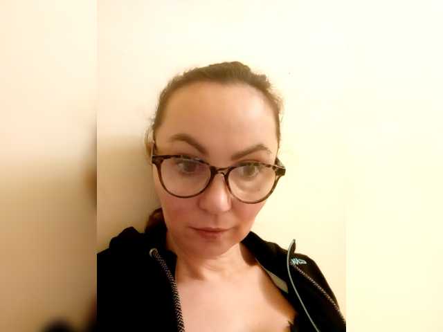 видео TessBertie