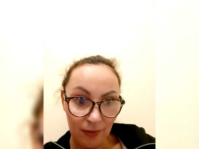 TessBertie's BongaCams show and profile