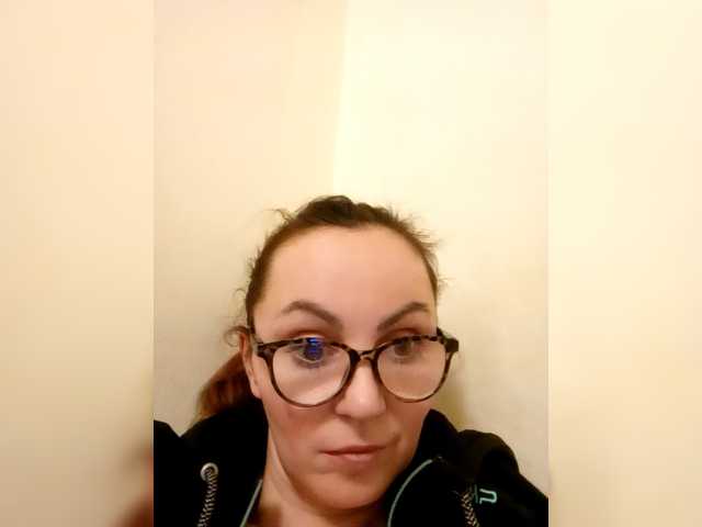 TessBertie's BongaCams show and profile