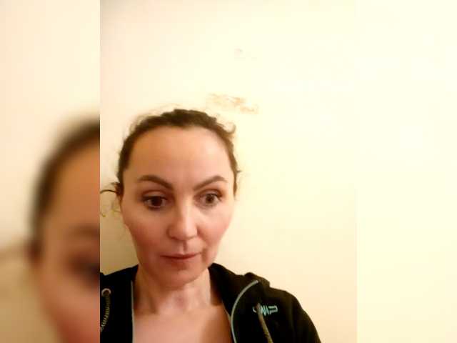 TessBertie's BongaCams show and profile