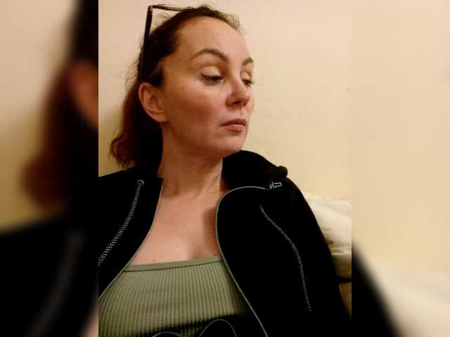 TessBertie's BongaCams show and profile