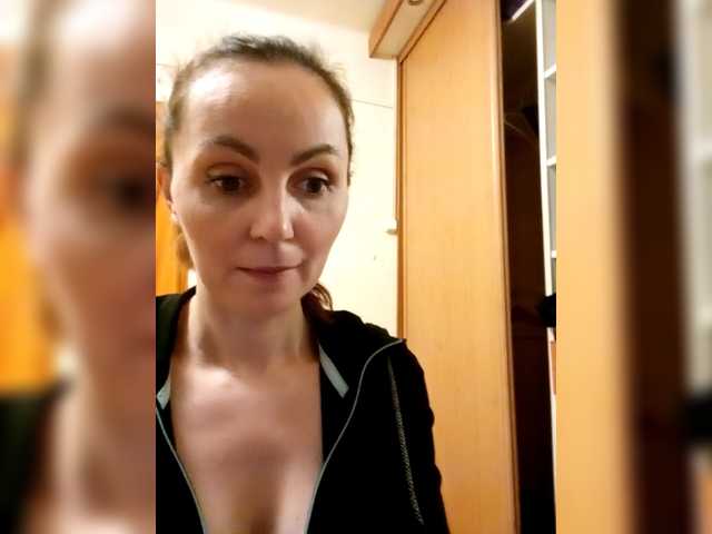 TessBertie's BongaCams show and profile