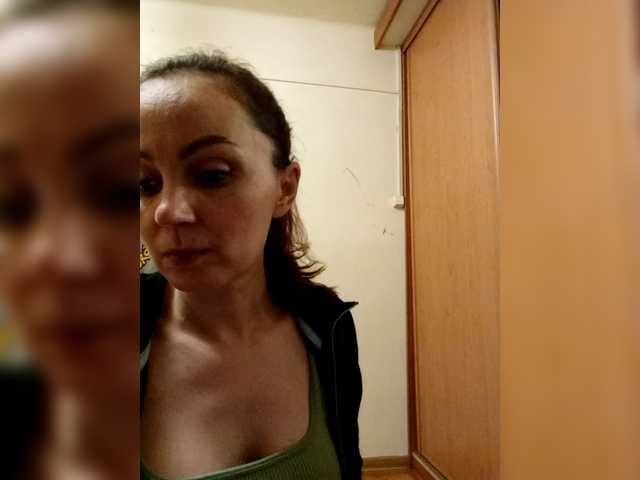 TessBertie's BongaCams show and profile