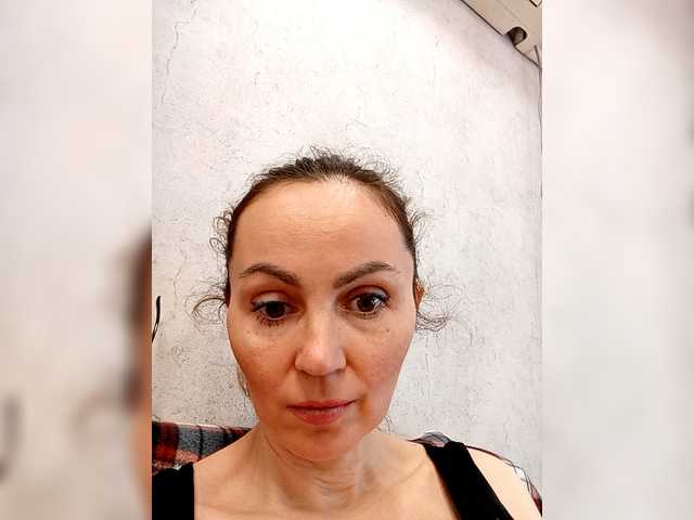 TessBertie's BongaCams show and profile