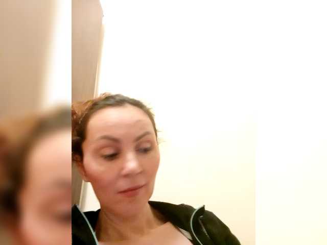 TessBertie's BongaCams show and profile