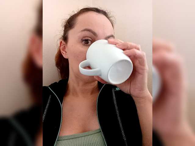 TessBertie's BongaCams show and profile