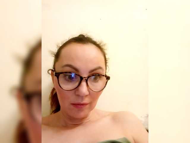 TessBertie's BongaCams show and profile