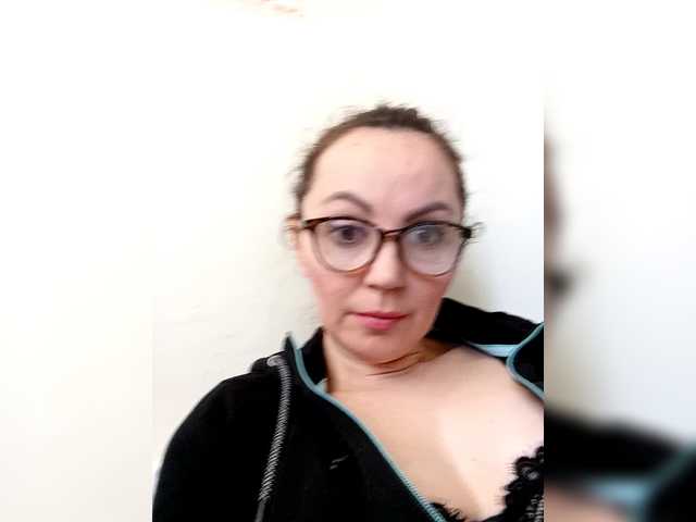 TessBertie's BongaCams show and profile