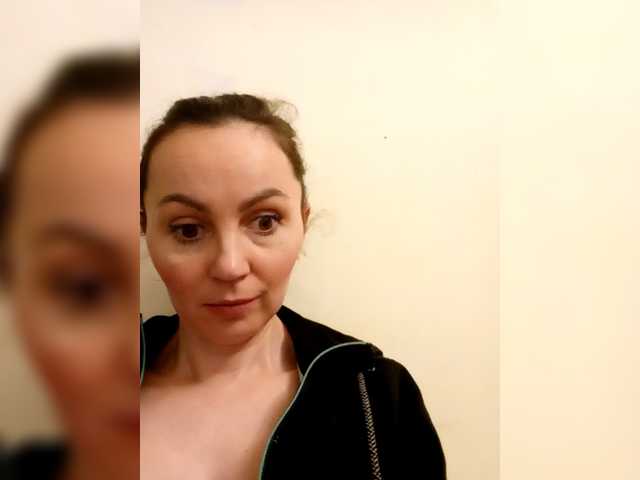 TessBertie's BongaCams show and profile